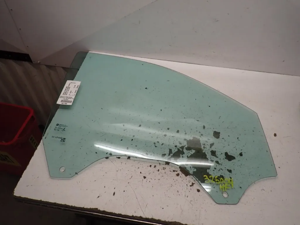 4d Lift Pane (windows) Chevrolet Silverado 2023 Right Front